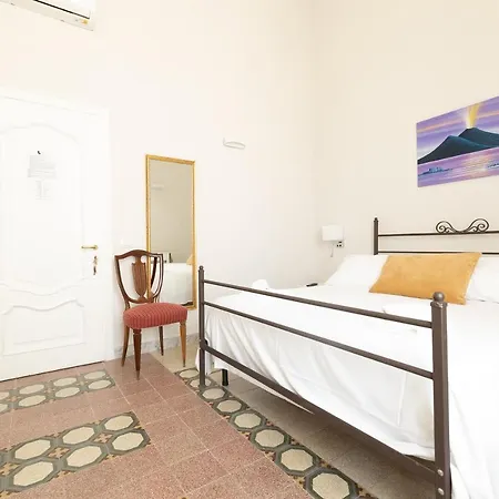 Effe 4* Naples