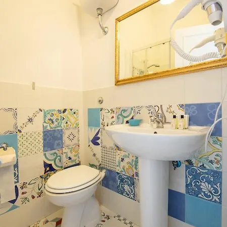 Effe فندق مبيت وإفطار