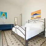 Effe 4* Nápoly